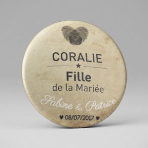 Badge ou magnet / Marque place mariage / Empreinte coeur